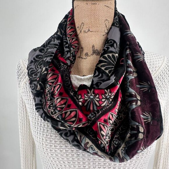 Vintage Velvet Whimsigoth Red & Black Infinity Scarf - Picture 3 of 10